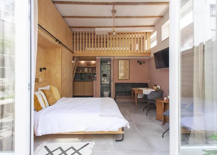 Gasthuis Lovely And Charming Near Center, Close To Rotterdam *