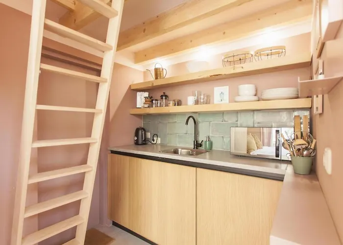 Lovely And Charming Near Center, Close To Rotterdam